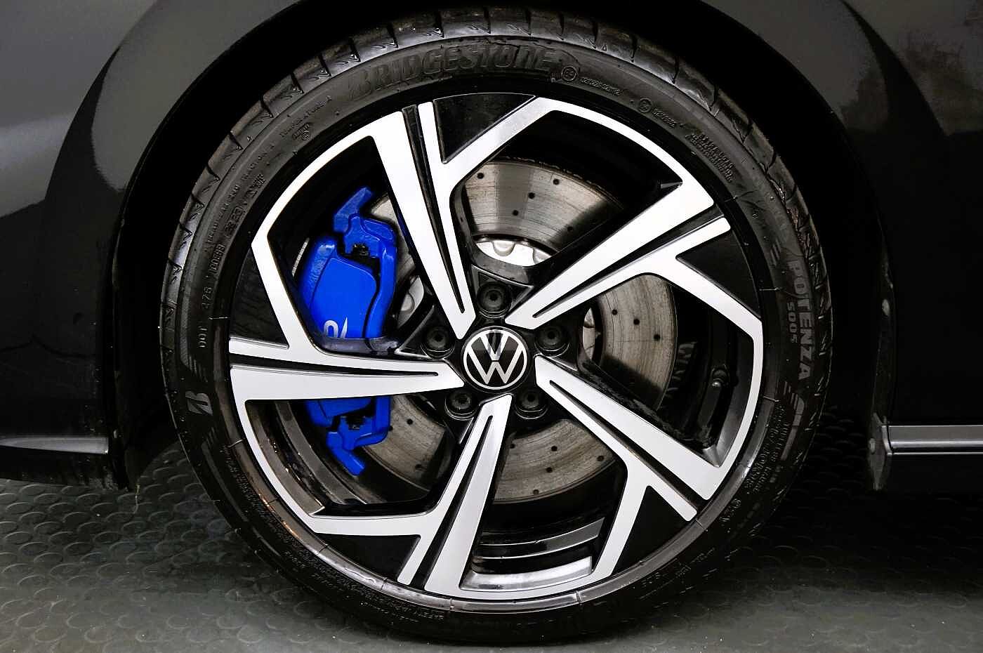 Volkswagen Golf R MK8 2.0 TSI 4Motion 320PS DSG 5 Dr