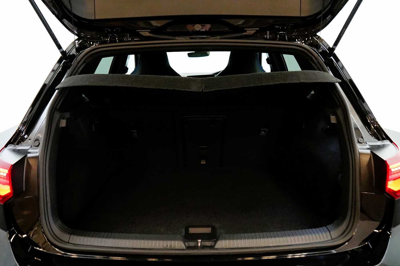 Volkswagen Golf R MK8 2.0 TSI 4Motion 320PS DSG 5 Dr