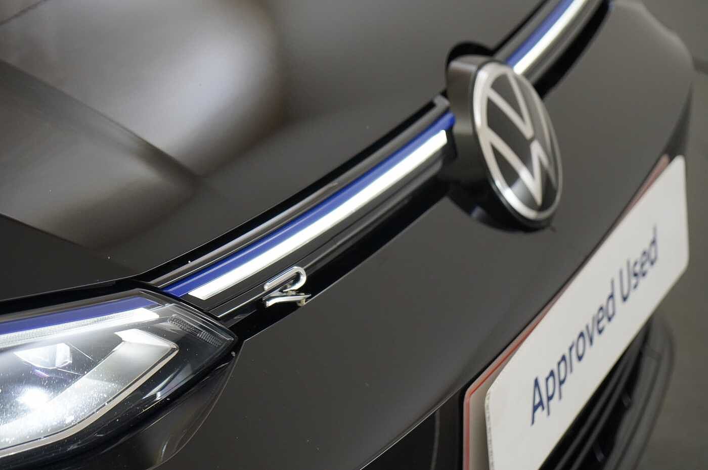 Volkswagen Golf R MK8 2.0 TSI 4Motion 320PS DSG 5 Dr