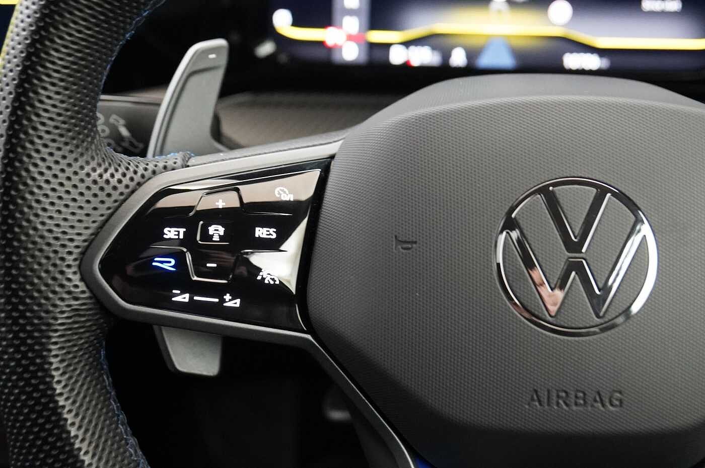 Volkswagen Golf R MK8 2.0 TSI 4Motion 320PS DSG 5 Dr