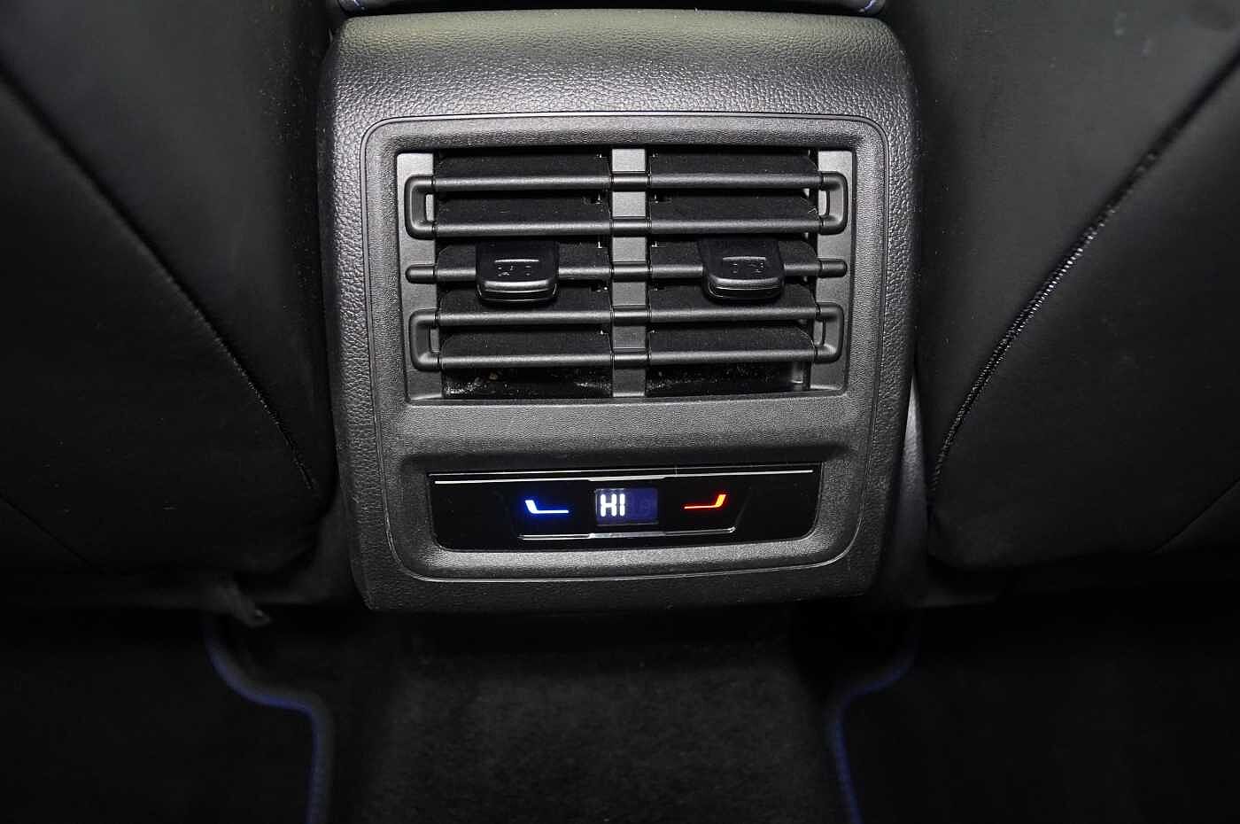 Volkswagen Golf R MK8 2.0 TSI 4Motion 320PS DSG 5 Dr