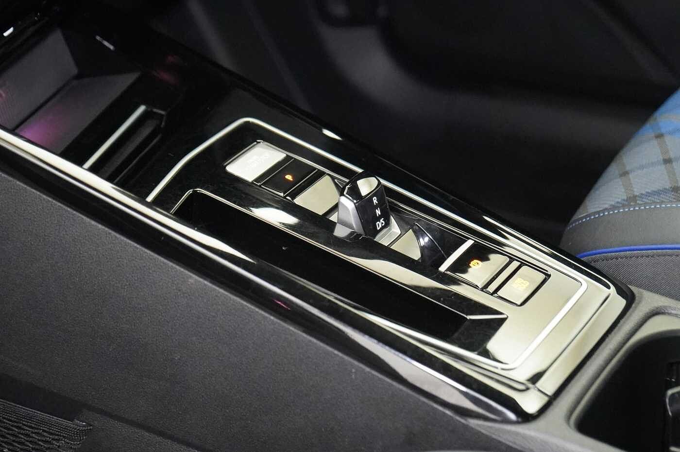 Volkswagen Golf R MK8 2.0 TSI 4Motion 320PS DSG 5 Dr
